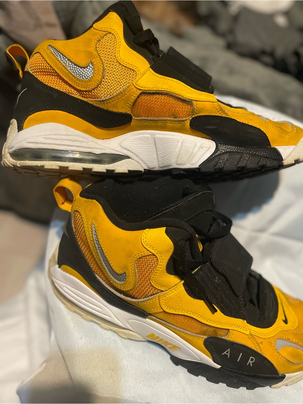 Nike Yellow and Black Men's Athletic Sneakers